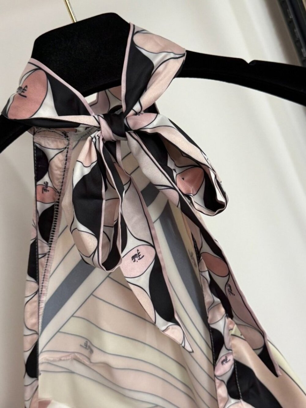 Emilio Pucci Pink, Black and Cream Printed Silk Tank - Picture 7 of 9